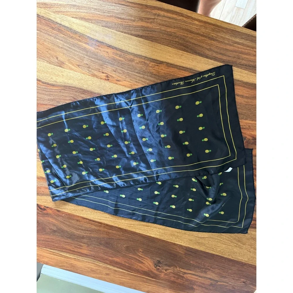 DAR Daughters of the American Revolution Navy Pineapple Oblong Scarf Gold Trim